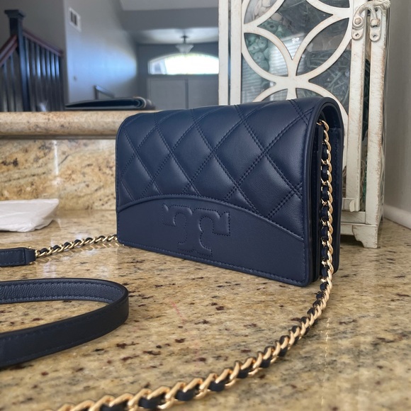 Née 💙 savanna Tory Burch crossbody/ wallet - Picture 8 of 8